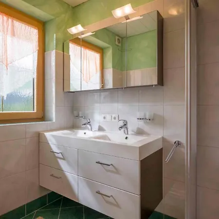 2 * Zell am Ziller